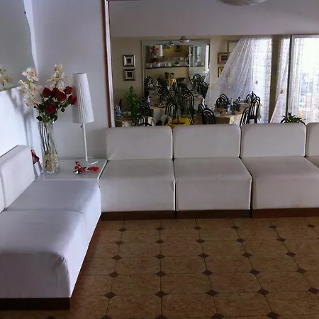 Angela Hotel 3*