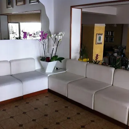 Angela Hotel 3*