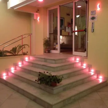 Angela Hotel 3*